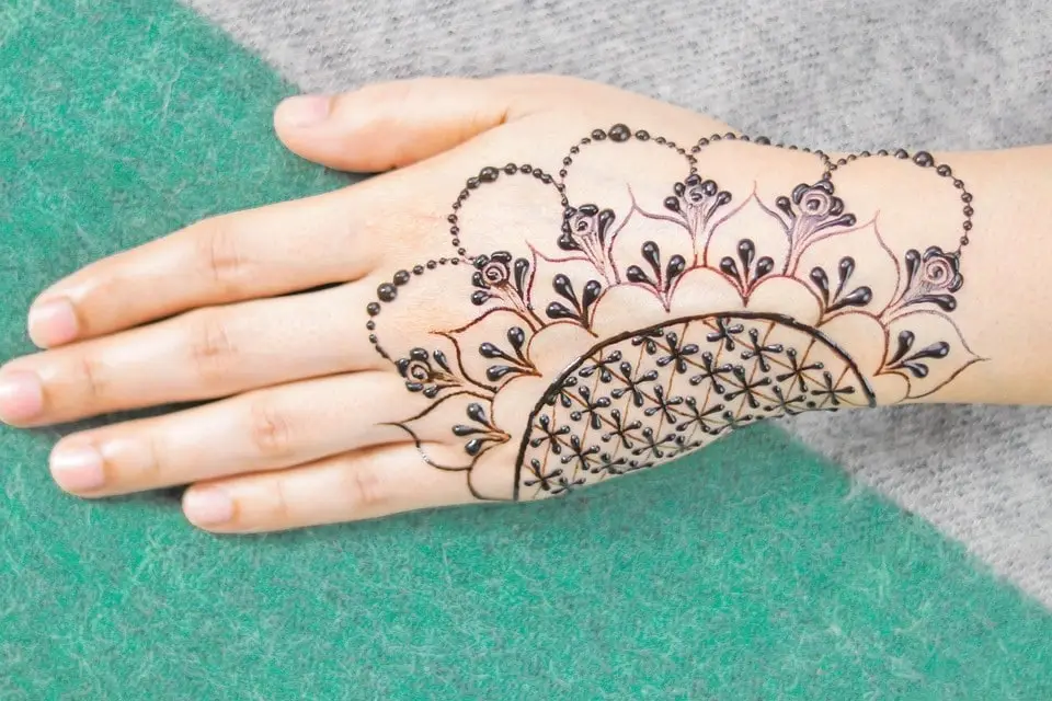 motif henna simple untuk pemula